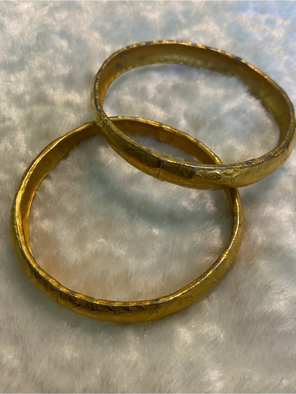 🍀(2) DKC Gold Bangle Bracelet Set